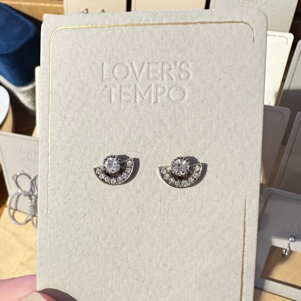 Lover’s Tempo earrings - Arc post studs